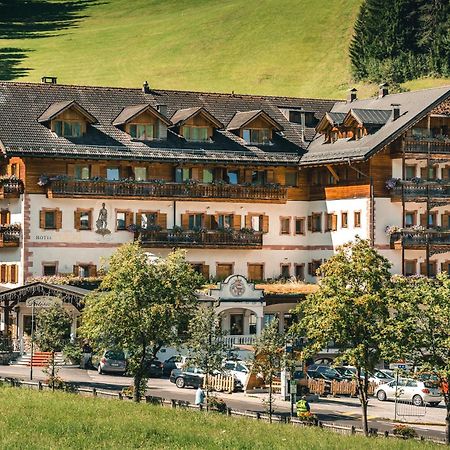 Kristallhotel Corona-Krone San Vigilio Di Marebbe Bagian luar foto