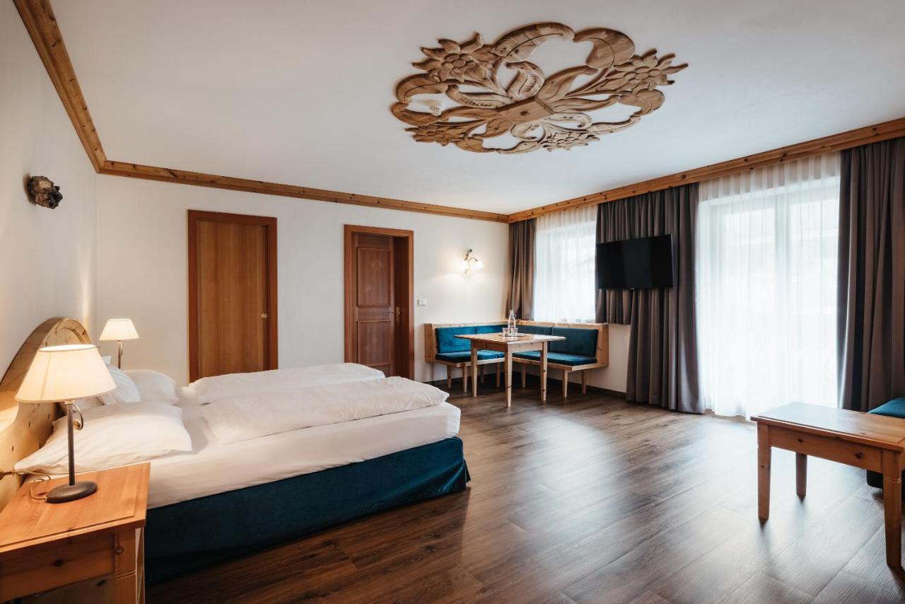 Kristallhotel Corona-Krone San Vigilio Di Marebbe Bagian luar foto