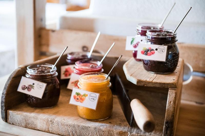 Kristallhotel Corona-Krone San Vigilio Di Marebbe Bagian luar foto
