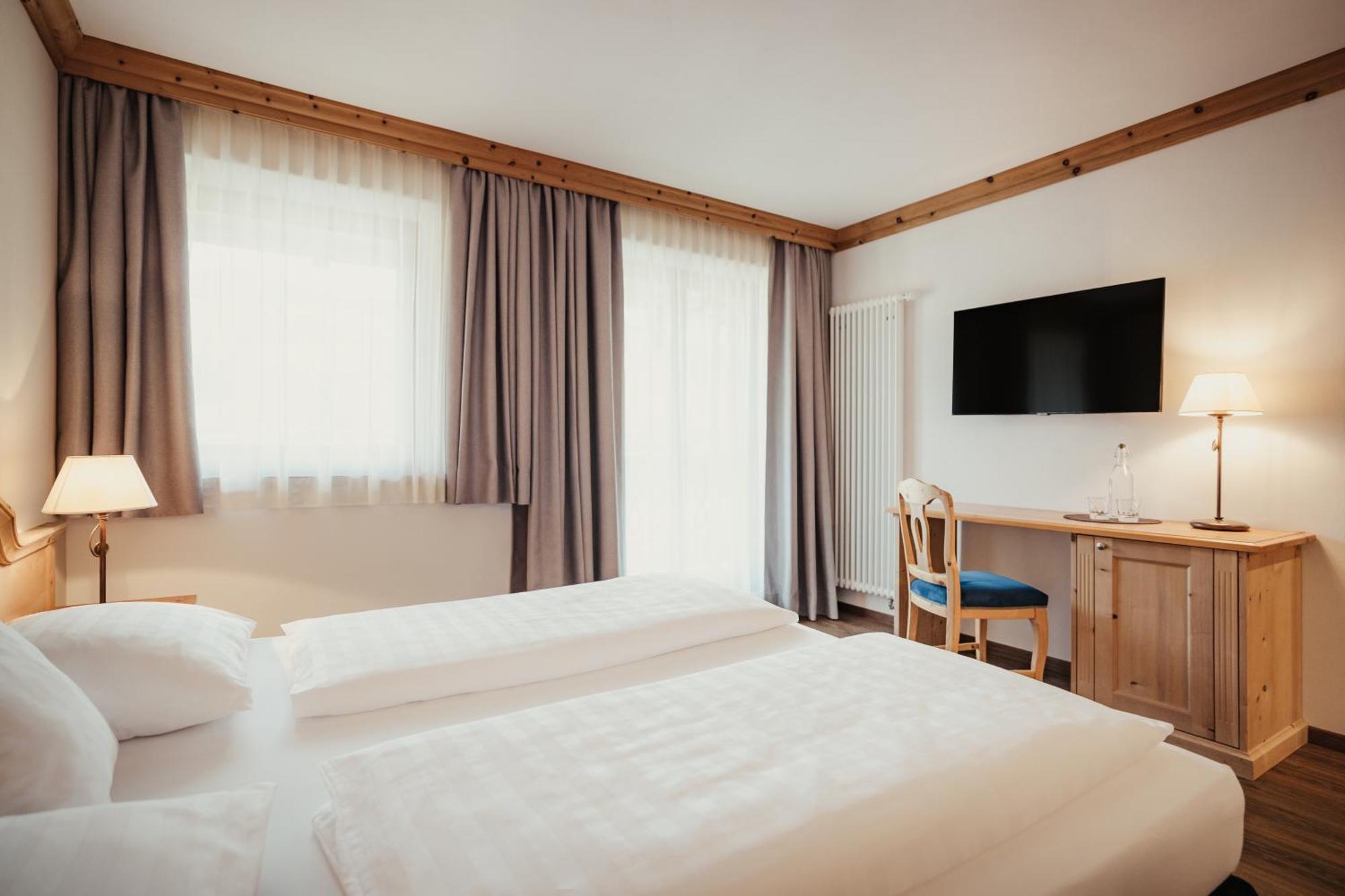 Kristallhotel Corona-Krone San Vigilio Di Marebbe Bagian luar foto
