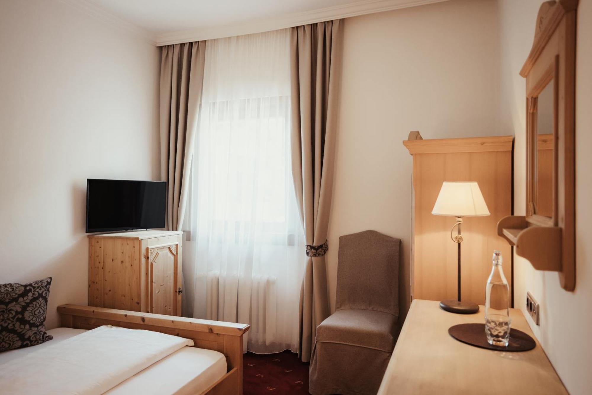 Kristallhotel Corona-Krone San Vigilio Di Marebbe Bagian luar foto