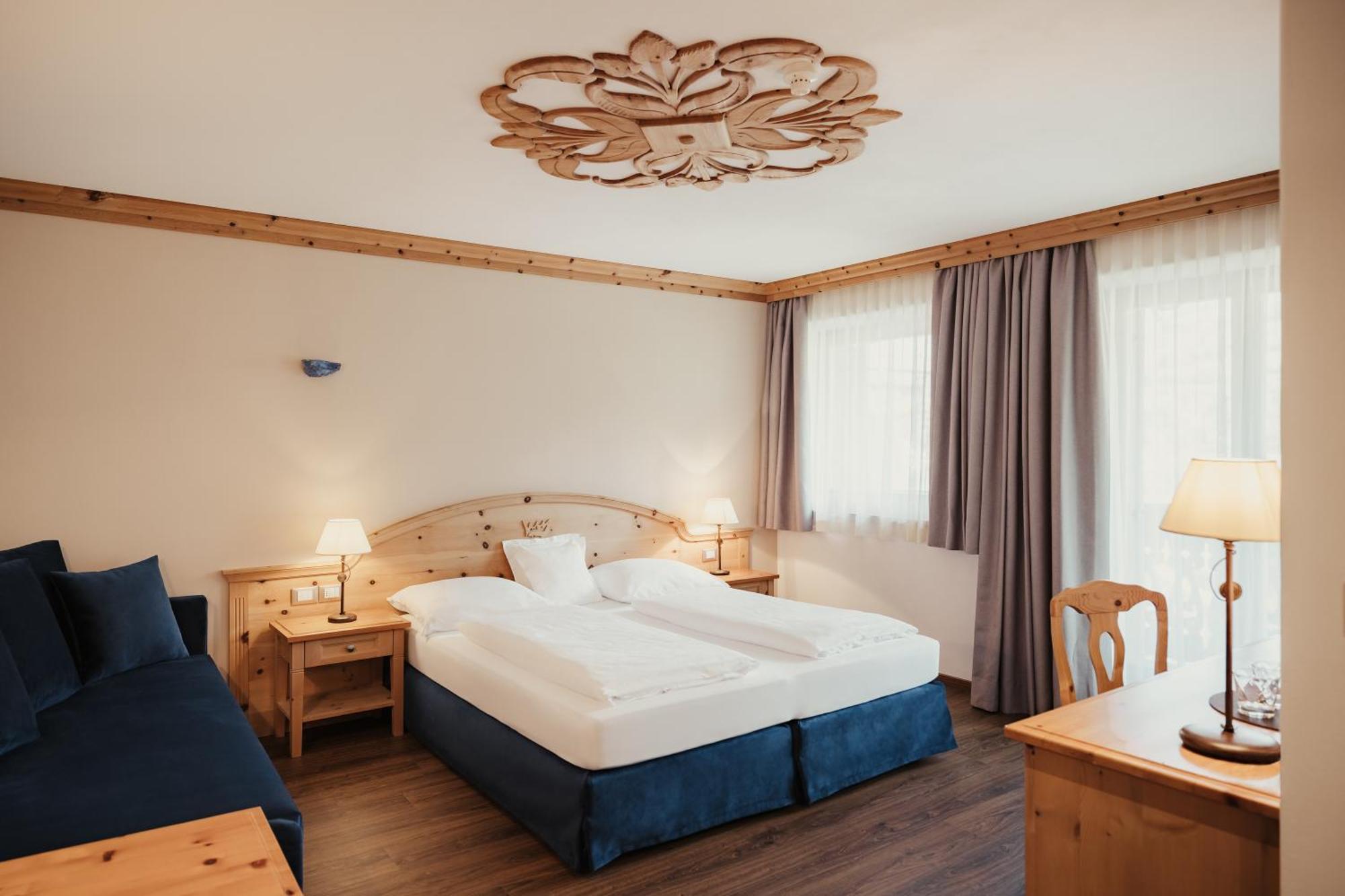 Kristallhotel Corona-Krone San Vigilio Di Marebbe Bagian luar foto