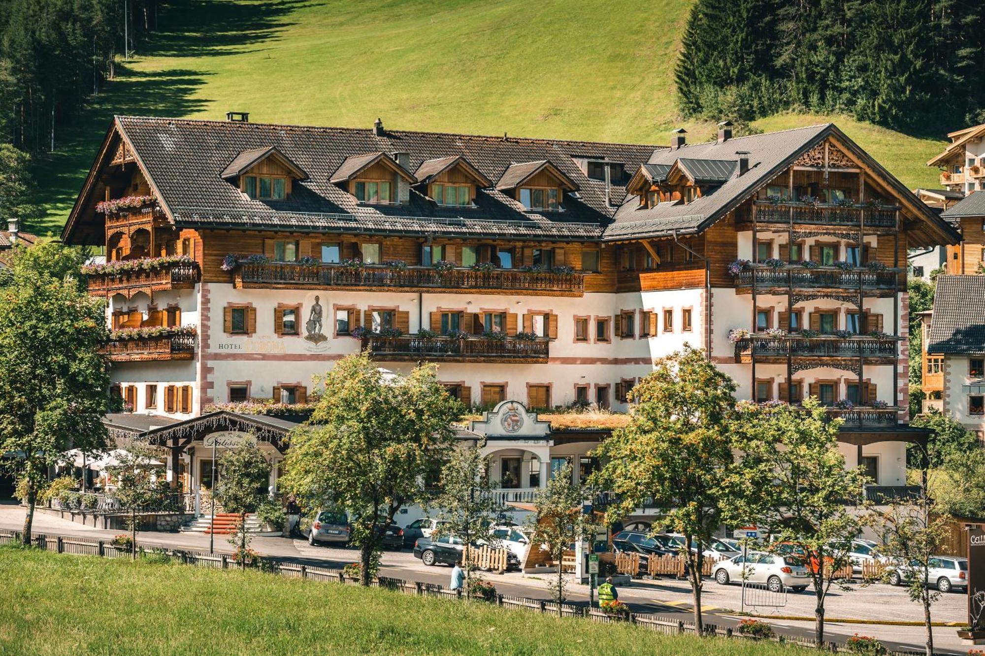 Kristallhotel Corona-Krone San Vigilio Di Marebbe Bagian luar foto