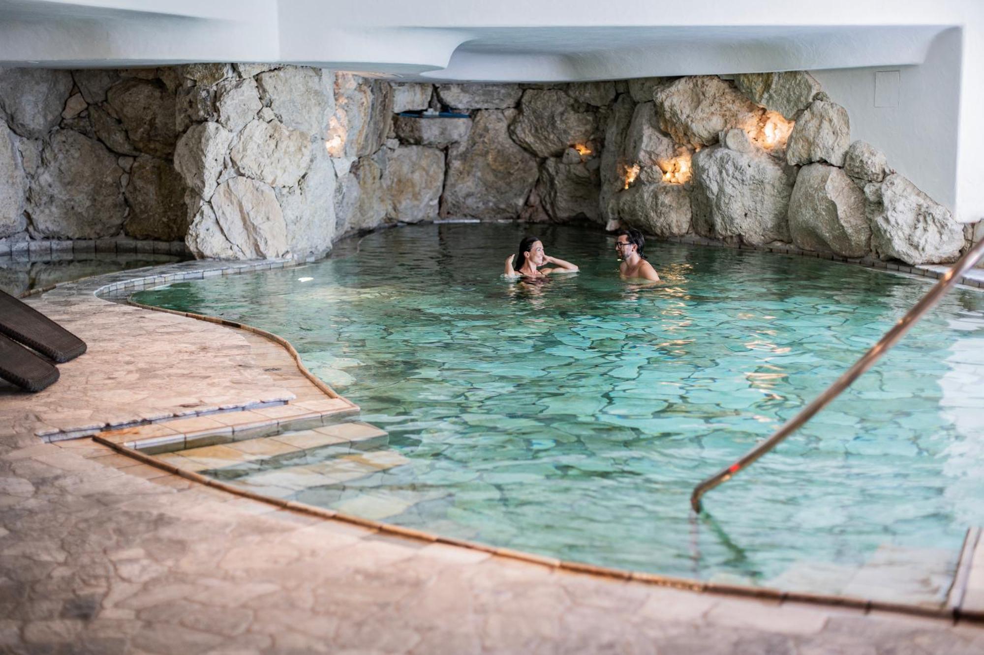 Kristallhotel Corona-Krone San Vigilio Di Marebbe Bagian luar foto