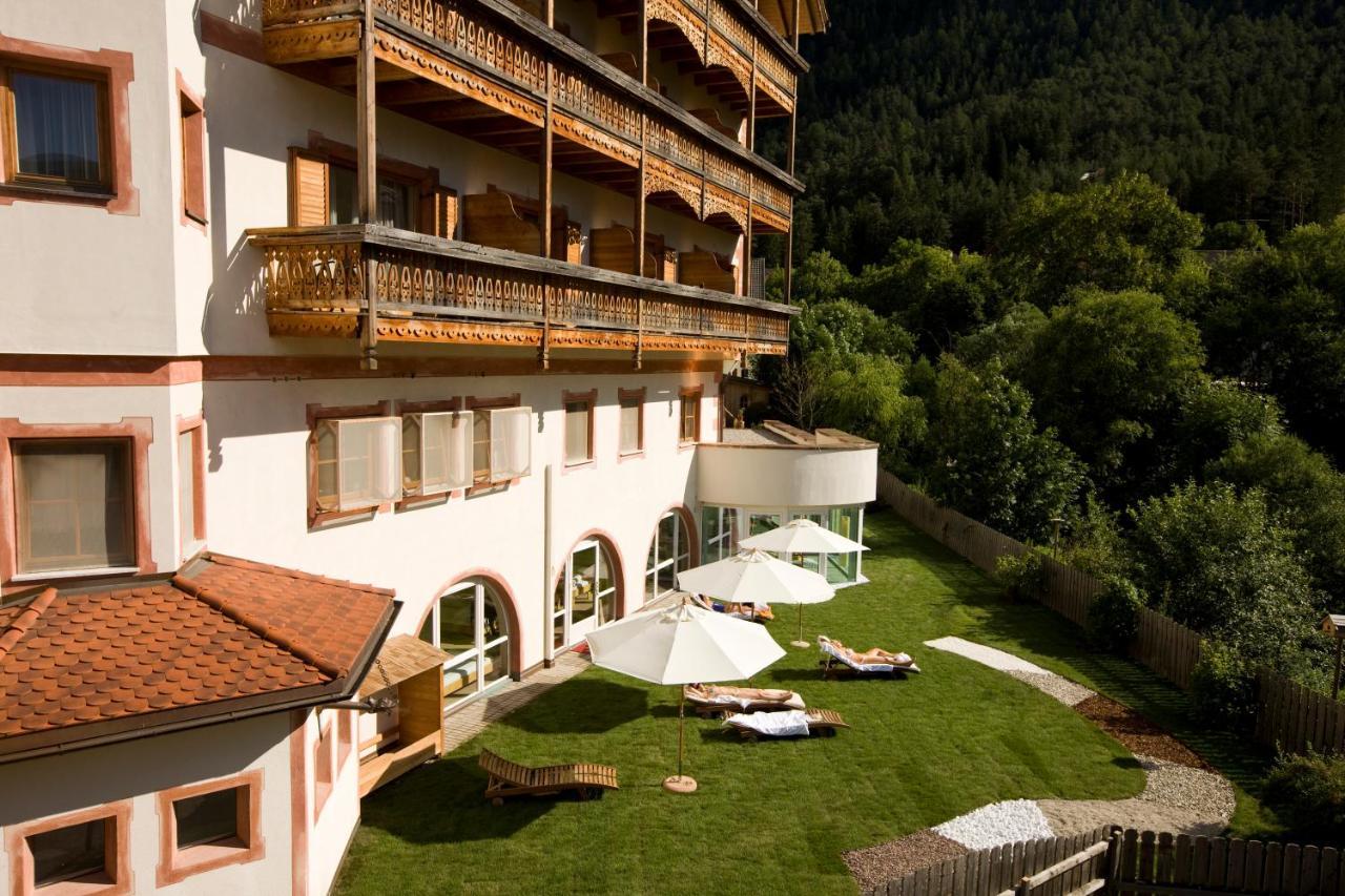 Kristallhotel Corona-Krone San Vigilio Di Marebbe Bagian luar foto